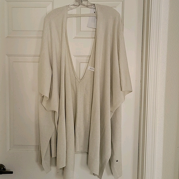 NWT Lululemon Free To Coast Wrap - Picture 5 of 8